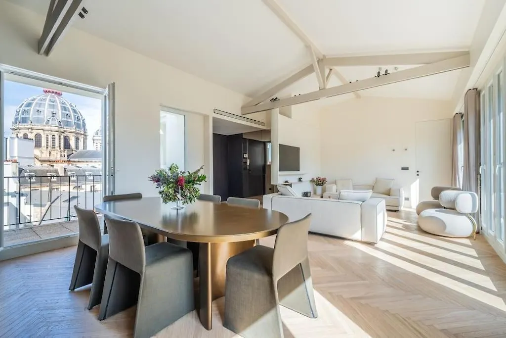 Luxueux Haussmannien Avec Vue Sur דירה