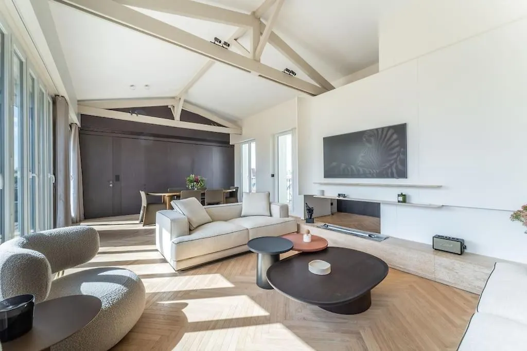 Luxueux Haussmannien Avec Vue Sur דירה